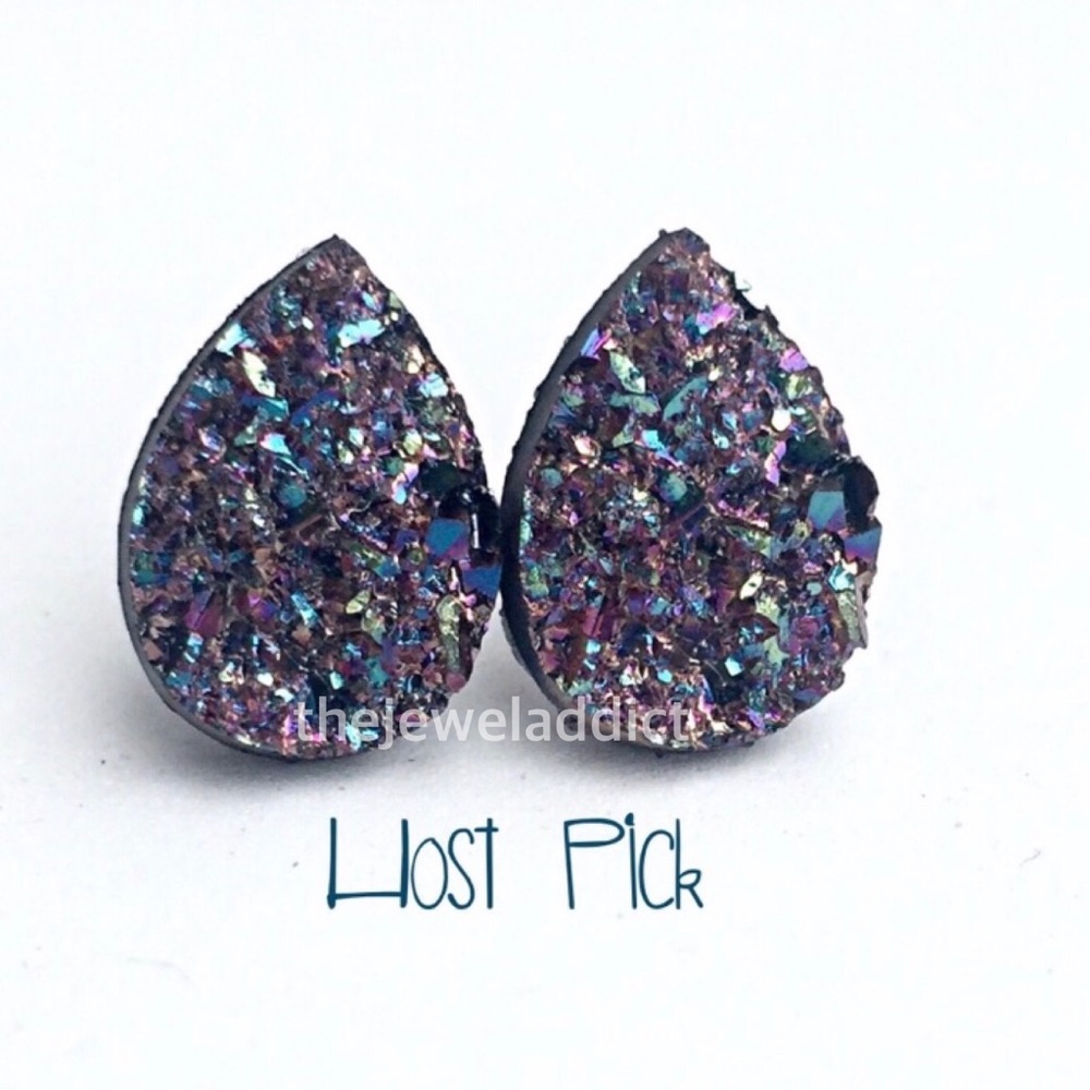 3 for 15🎀 light teal gunmetal Druzy style studs